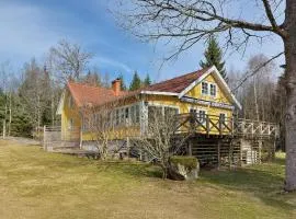 Amazing Home In Ör With Wifi