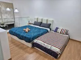 EkoCheras with Balcony Sunshine Cosy Condo Next to MRT Stay 3 or 4 Pax