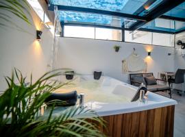 Espectacular Casa de Ensueño "Jacuzzi Privado" en Ricaurte - Peñalisa, hotel v destinaci Ricaurte