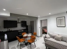 Charming 1 Bedroom Apartment with Garden