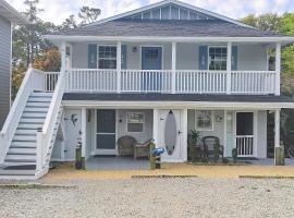 Ocean Isle Beach Studio with Patio - 1 Mi to Pier!, hotel in Ocean Isle Beach