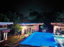 Hotel y Restaurante Colonial Caribe, hotel v destinaci Montezuma