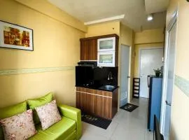Apt Green Pramuka Tower O With Pool, Wi-Fi & Netflix by Damaresa