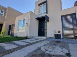 Moderna y acogedora casa en Rancagua, hotel v destinaci Rancagua