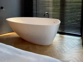 CrownPlaza Boutique & Central