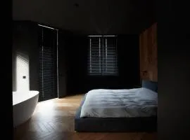 CrownPlaza Boutique & Central