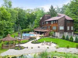Upper Saddle River Resort w Pool, Hot Tub & Lake