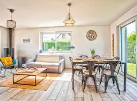 L'effet mer Maison rénovée lumineuse tout confort belle terrasse grand jardin clos sans vis à vis parking jeux pour enfants 5 mn à pied de la plage d'Asnelles et centre bourg - proche Bayeux au coeur des plages du débarquement