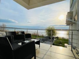 RoApart- Sunset Dream Apartament 2 dormitoare vedere lac si parcare