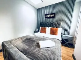 Holloway's House - NO 37 - Bright & Cozy Escape Rooms