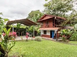 Gamboa Cabin - Delightful Couples Vacation Cabin