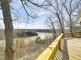 Water-View Deck Home on Dale Hollow Lake