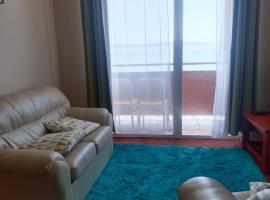 Departamento frente a playa Bellavista, beach hotel in Tom&eacute;