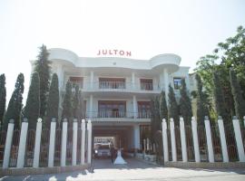 Julton Events Hotel, hotel poblíž Mezinárodní letiště Martky Terezy v Tiraně - TIA, Domje