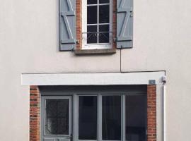 Maison Cosy centre de Pouzauges, hotel in Pouzauges