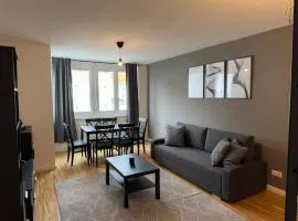 2BR, Danube, Central, U6 & S-Bahn - Axara Housing BRN 33