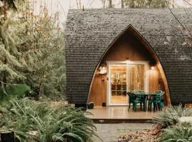 78MBR - Wood Stove - WIFI- Pets Ok - BBQ - Sleeps 6