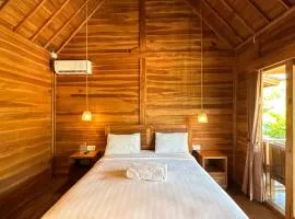 Uluwatu Wooden Villa