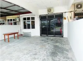 Azo Homestay Parit Raja
