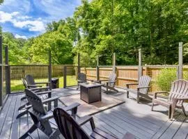 3mil to Dwnt Gtbg 3Beds 2 Bath HotTub Fireplace Arcade Fire Pit