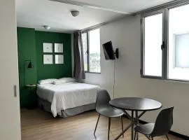 Centrally located Apartment in Zone 4 with Terrace