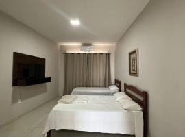 Apartamento 102 - Suíte com ar condicionado, hotel in Patos de Minas