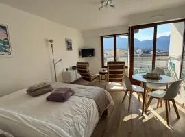Studio moderne et cosy, bien situé, vue montagne, wifi - FR-1-555-114