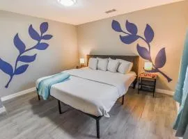 Vibrant & Cozy Two Bedroom Lower Unit King Beds