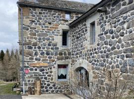 Gîte d'étape La Traverse, hotel v destinaci Fay-sur-Lignon