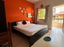 Quirkystays- 2bhk with Swimming pool & kitchen