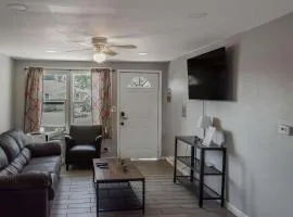 Great Updated King Bed Near Denver Sports field and concerts