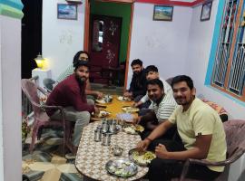 Ganesh home stay, hotel v destinaci Ukhimath