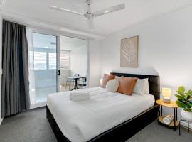 McLeod Nook - Poolside Studio by Waterfront & Market, alojamiento con onsen en Cairns