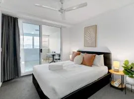 McLeod Nook - Poolside Studio by Waterfront & Market
