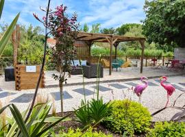 Logis Le Nid du Pont de Gau, glamping site in Saintes-Maries-de-la-Mer