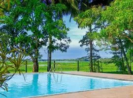 Flamingo Lake Resort