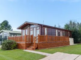 Dove Lodge - Peak District Cabin