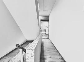 FabHotel Gokul Villa, hotel near Sardar Vallabhbhai Patel International Airport - AMD, Ahmedabad