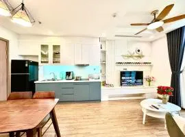 Luxury Two Bedroom, Fast Airport Access, Close to Marriott Hotel