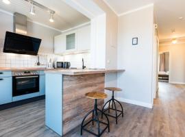 Am Hinrichsberg unten, hotel with pools in Staberdorf