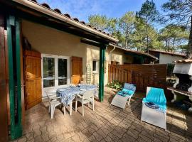 Maison Cosy Clim Jardin Proche Océan, khách sạn ở Lacanau