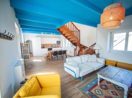 Nice house with south-facing terrace, ξενοδοχείο σε Pleumeur-Bodou