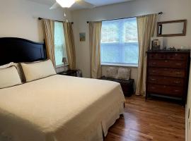 Peaceful Bed and Breakfast Accommodation for Two near Whitewater, Wisconsin, hotel din Elkhorn