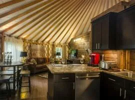 Stunning Yurt with Magnificent Creek Views in Topton, North Carolina