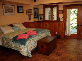 Lovely Room Rental Surrounded by Stunning Forests in Bedford near New York City โรงแรมในเบดฟอร์ด