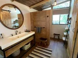 Cozy Texan Cabin, Perfect for a Weekend Getaway