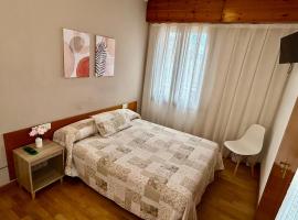 Hostal Estació, hotel v destinaci Puigcerdà