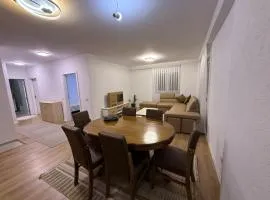 Apartament me qera Gjilan,te sheshi