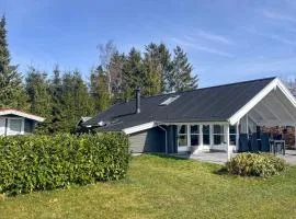 Gorgeous Home In Grenaa With Wifi