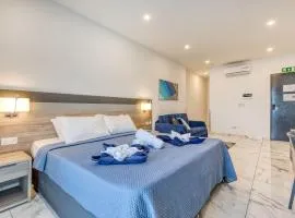 Stylish Apartment in Bay Square 1